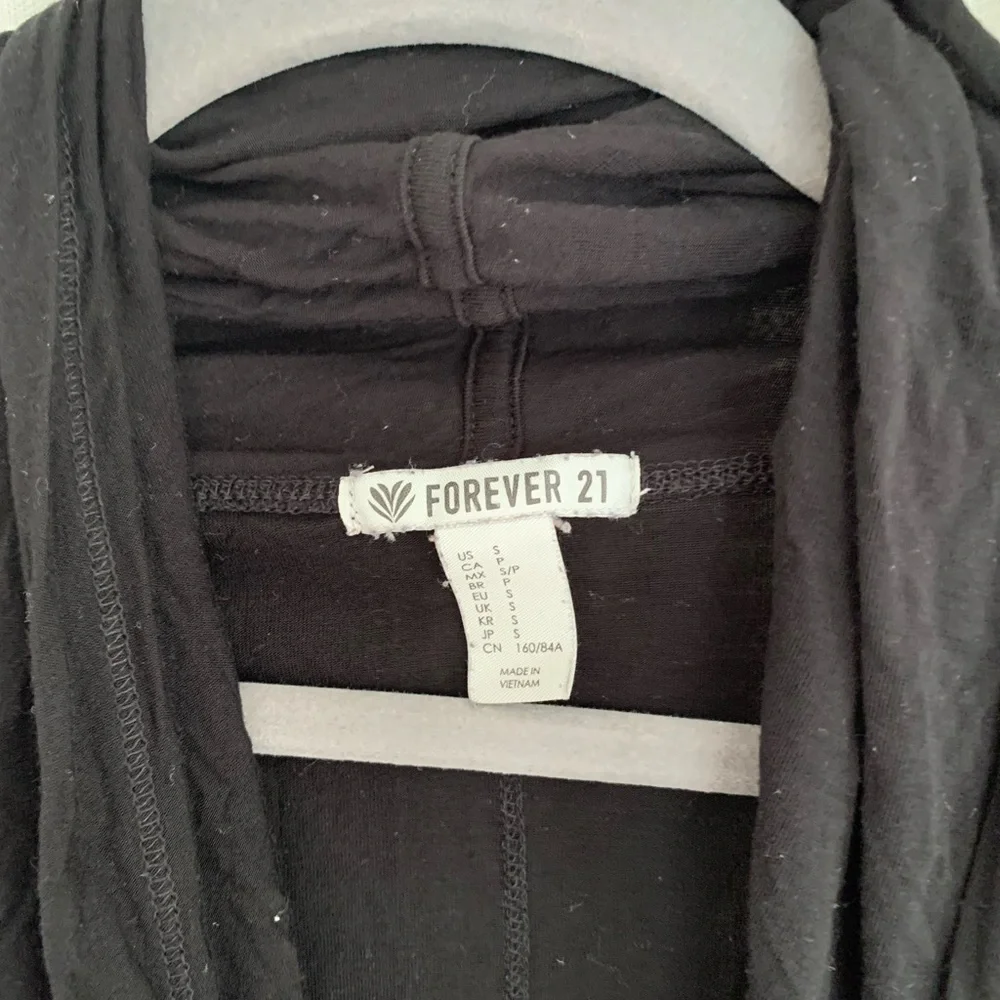 Forever 21 Small Black Wrap Top - Picture 4 of 9